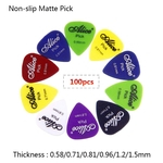 100 Pcs Acoustic Guitar Electric Bass Non-slip Matte Escolhas colorido Mix Espessura palhetas Picaretas da guitarra