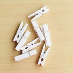 100pcs Clipes de madeira pequenas bonitos para Hemp Rope Adorno Imagem Titular 3.5X0.7cm