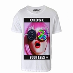Camiseta Gola Básica - Close Your Eyes