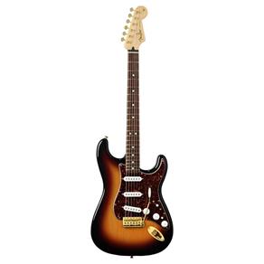 Guitarra Fender 013 3000 - Deluxe Player Strat - 300 - 3-color Sunburst