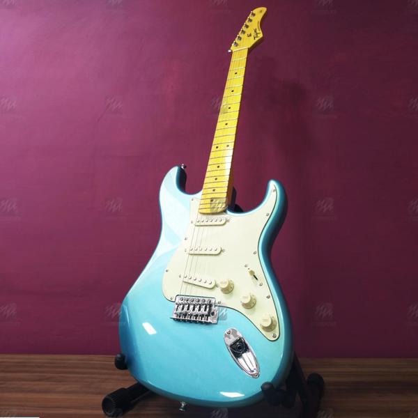 Guitarra Stratocaster Woodstock TG-530 Lake Placid Blue(Azul Claro Metálico) 3 Single Coil - Tagima