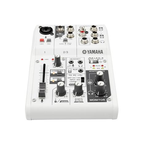 Mesa de Som 3 Canais Yamaha Ag03