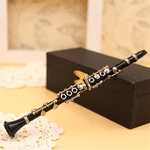 Mini Clarinet Modelo Instrumento Musical Miniature Desk apresentam uma decoração com caixa de couro preto + suporte