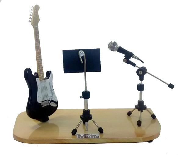 Palco Miniatura Guitarra Micfofone e Partitura - Lojaloucospormusica