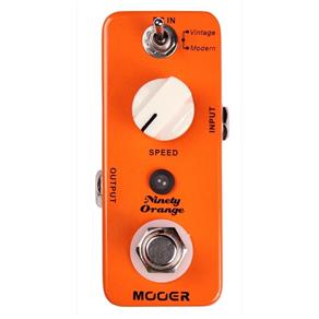 Pedal para Guitarra Mooer MNOAP, Ninety Orange Flange - 2 Modos de Operação: Vintage e Modern, Utiliza Circuito Totalmente Analógico, True Bypass
