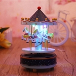 Rotação de madeira Carrossel Carrossel de madeira com caixa Musical Lamp LED iluminado Carousel Birthday / Festival presente 1