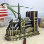 Simulam Catedral de Notre Dame Forma Ornamentos de Metal Craft