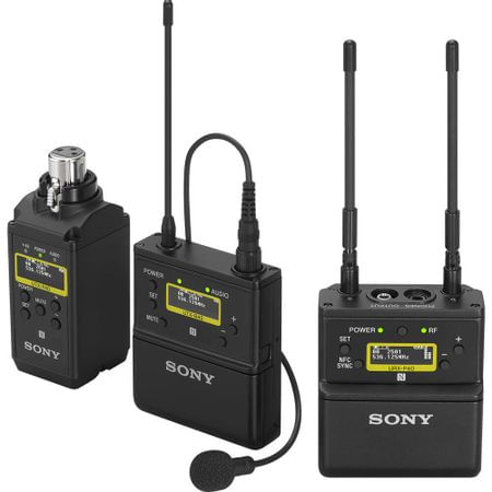 Sistema Wireless Sony UWP-D26 de Microfone de Lapela Sem Fio 2 Transmissores e Montagem em Câmera
