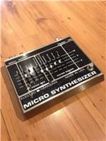 Ficha técnica e caractérísticas do produto Electro Harmonix Micro Synthesizer - Pedal Sintetizador (Usado)
