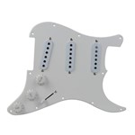 Ficha técnica e caractérísticas do produto Escudo Guitarra Stratocaster Strato Sss Branco Pérolado com Parafusos - Dolphin