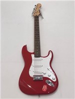 Ficha técnica e caractérísticas do produto Guitarra Fender 037 1001 - Squier Bullet Strat HT LR - 540 - Fiesta Red