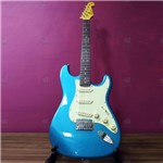Ficha técnica e caractérísticas do produto Guitarra Stratocaster Vintage SST62 Laked Placid Blue Azul Claro Metálico C/ Mint Green + Capa - SX