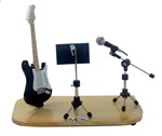 Ficha técnica e caractérísticas do produto Palco Miniatura Guitarra Micfofone e Partitura - Lojaloucospormusica