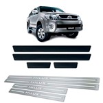 Ficha técnica e caractérísticas do produto Soleira de Porta Vinil Toyota Hilux 2005 a 2015 Aço Inox - Three Parts